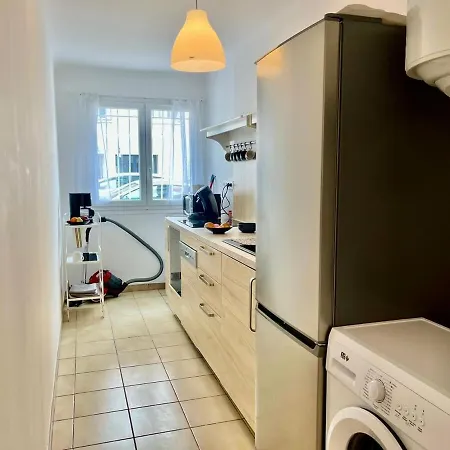 Les Bleuets Apartment *