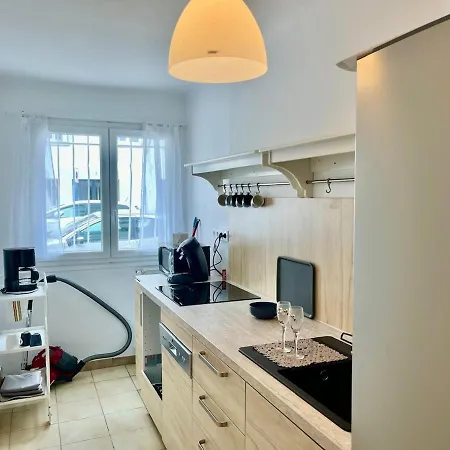 Les Bleuets Yourhosthelper *