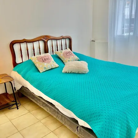 Les Bleuets Yourhosthelper *